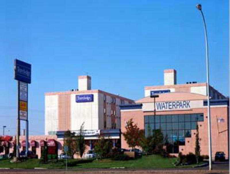 Travelodge By Wyndham Edmonton West Exterior photo